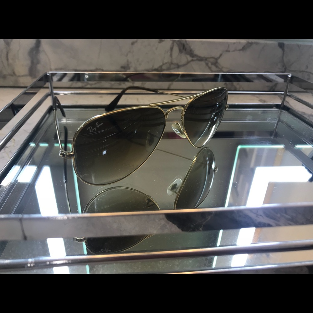 Gold Ray-Ban Aviators 🕶
